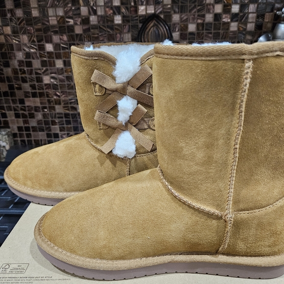 Ugg Koolaburra Boots - Picture 7 of 12